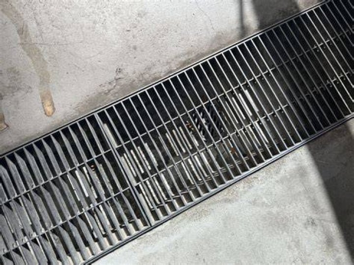 花狩まい排水溝とは？用途・構造・選び方と清掃の実務